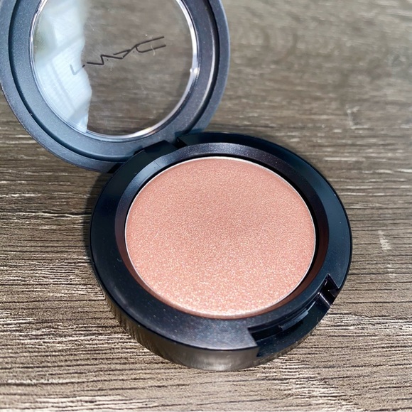 NEW MAC Cream Shell Base Shell - Picture 2 of 7